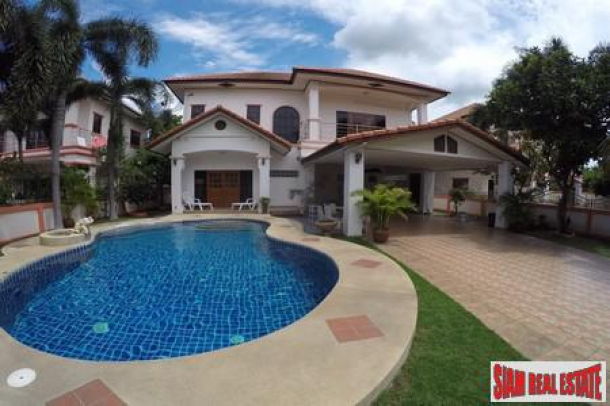 3 Bedrom House with Private Pool For Sale in Na Jomtien Area-2