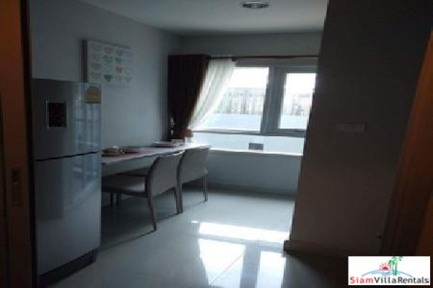1 Bedroom Luxury High Rise with Fantastic Pools and Facilities for Rent-14