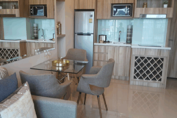 1 Bedroom Luxury High Rise with Fantastic Pools and Facilities for Rent-16