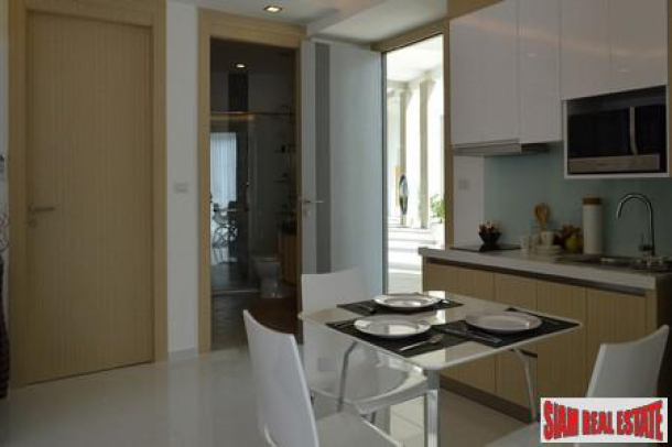 Exclusive luxury Living in A High Rise Condominium on Pratumnak Hills Near Cosy Beach-7