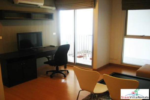 Nice 1 bed on Soi 49. The Niche.-2