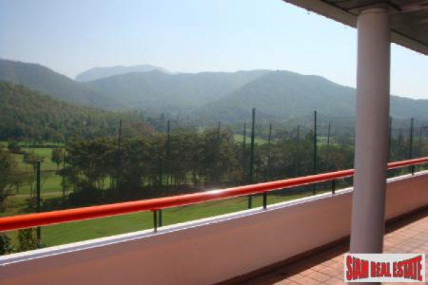 Chiang Mai Bargain For Sale a 210 sqm Golf Course Penthouse-5