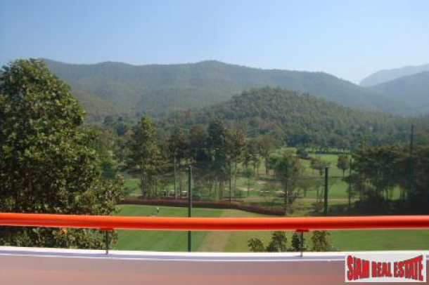 Chiang Mai Bargain For Sale a 210 sqm Golf Course Penthouse-6