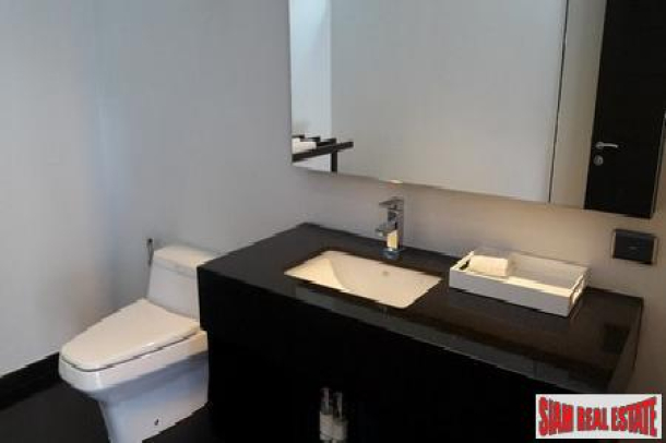 1 Bedroom Condo For Rent in Naklua With High Floor Great Seaview and Seabreeze-10