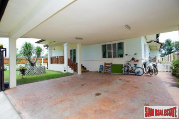 Spacious 4 bedroom family home with swimming pool for sale in Chiang Mai-14