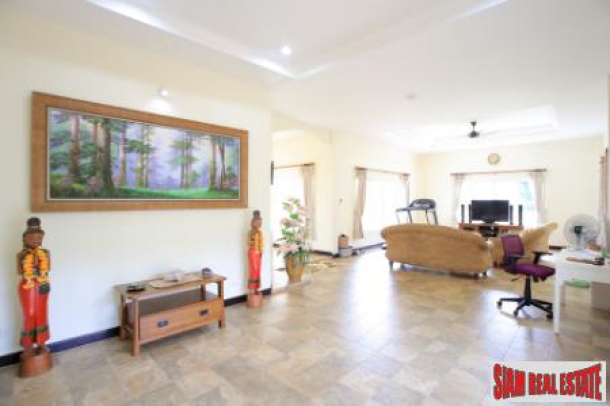 Spacious 4 bedroom family home with swimming pool for sale in Chiang Mai-5
