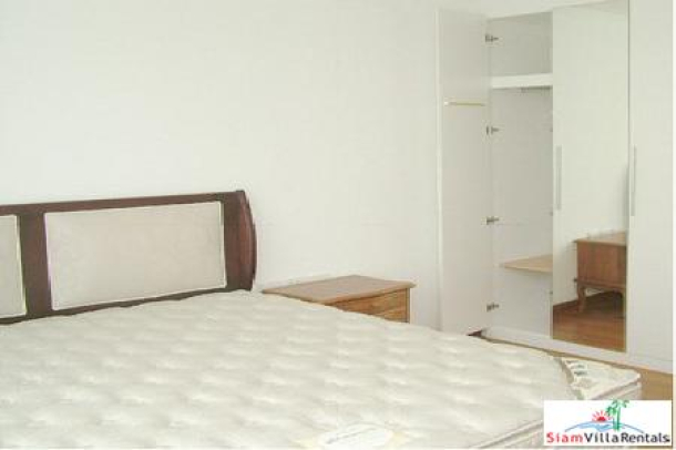 Baan Siri Sukhumvit 13 | Nice Three Bedroom Condo for a Good Price at  Asoke BTS-11