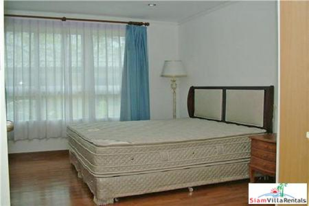 Baan Siri Sukhumvit 13 | Nice Three Bedroom Condo for a Good Price at  Asoke BTS-7