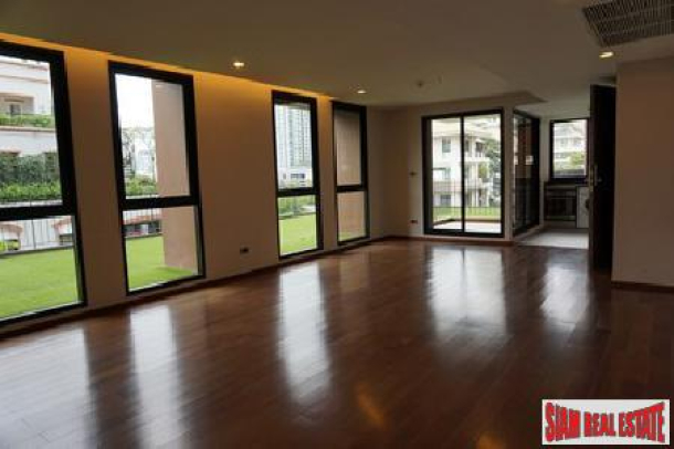 Brand New Luxury 3 bedroom. 5 mins to Chong Nonsi BTS.   Beautiful View on Quiet Soi.-1