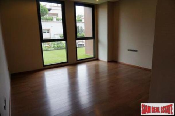 Brand New Luxury 3 bedroom. 5 mins to Chong Nonsi BTS.   Beautiful View on Quiet Soi.-10