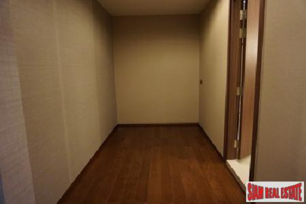 Brand New Luxury 3 bedroom. 5 mins to Chong Nonsi BTS.   Beautiful View on Quiet Soi.-6