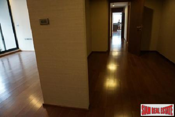Brand New Luxury 3 bedroom for a family or investment. 5 mins   walk to Chong Nonsi BTS.-8