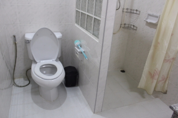 Quiet Home and Conveniently Located in Central Patong-8