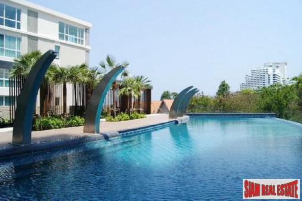 Luurious New High Rise Condominium A new Landmark on Pratumnak Hills Near Cosy Beach.-2