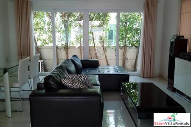Modern Three-Bedroom Pool Villa in Banglamung-3