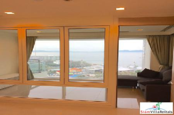 Super Luxury 4 Bedroom Absolute Beachfront Condominium in Pattaya Jomtien-11
