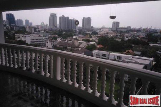 38 Mansion | Fully Renovated large 2 bed near Thonglor BTS.-3
