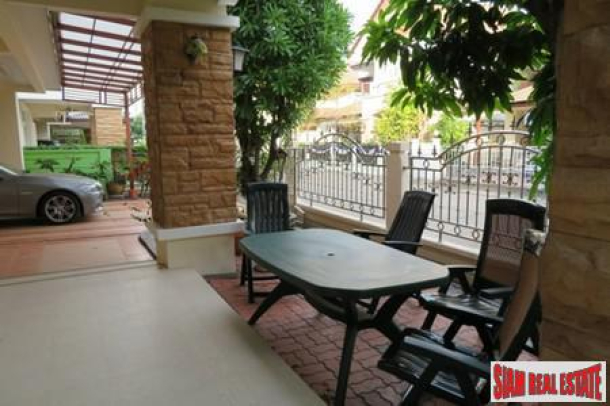Single House in Compound at Onnut 17. Reduced to Sell Quick! 10.8 Million THB. *Urgent Sale.-2