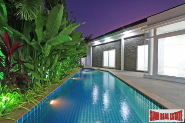 Modern Three-Bedroom Beach House Pool Villa in Banglamung Pattaya-18