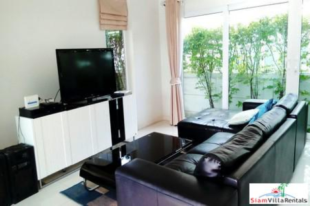 Modern Three-Bedroom Beach House Pool Villa in Banglamung Pattaya-2