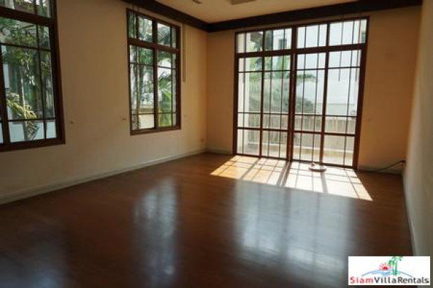 Baan Sansiri | Four bedroom Unfurnished Family Home for Rent in Gated Compound at Ekkamai BTS-13