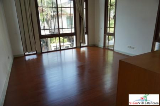 Baan Sansiri | Four bedroom Unfurnished Family Home for Rent in Gated Compound at Ekkamai BTS-14