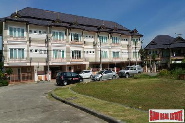 Large 3 bedroom Townhouse for Sale with Lake & Mountain Views, Chalong-2