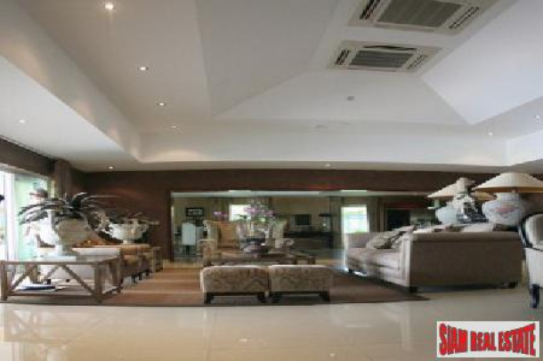 Luxury Hilltop 5 bedroom villa with incredible views to the city skyline and sea.-10