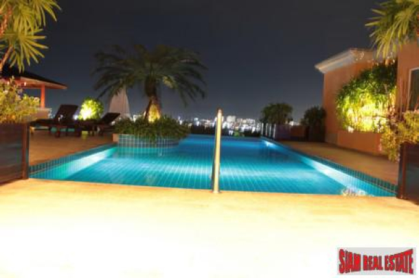 Luxury Hilltop 5 bedroom villa with incredible views to the city skyline and sea.-3