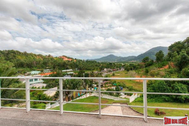 Botan Village | Large Modern 4 bedroom House with Views over Loch Palm Golf Course-13