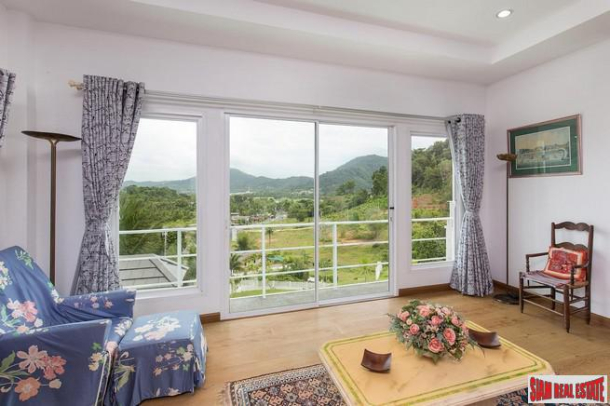 Botan Village | Large Modern 4 bedroom House with Views over Loch Palm Golf Course-7
