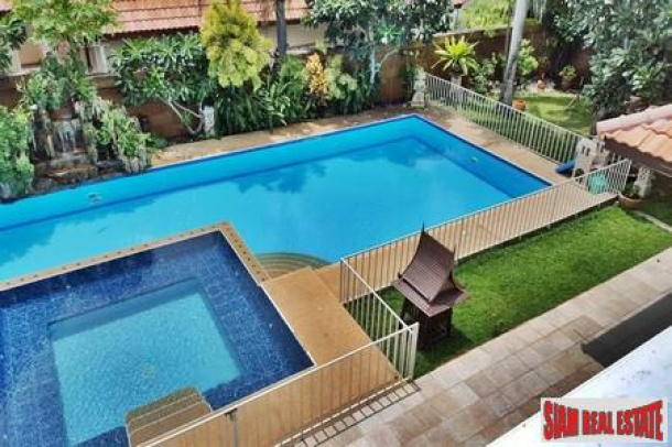 Luxurious 5 Bedrooms Pool Villa in Secure Village Located on The Best Location of Pattaya & Just 200 Meters from Jomtien Beach-2