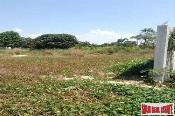 Beautiful Plot of Land in a Prime Area in Pattaya with Access to Road-Near Macro, Big C, Tesco Lotus-3