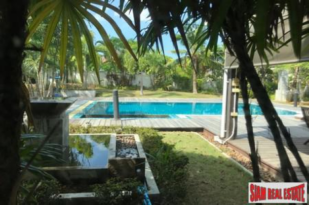 Luxurious and Well-Furnished Family Villa on a Generous Plot with Private Pool.-4