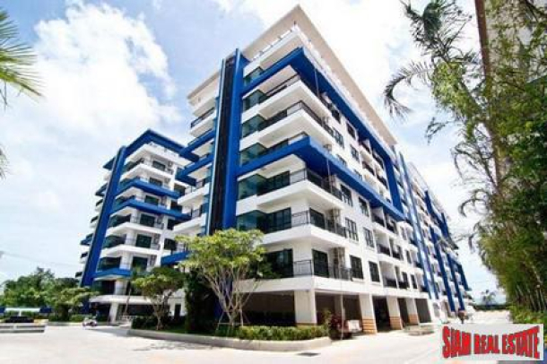 Modern Low Rise 1 Bed Condo Near Many Shoppings and Attractions-3
