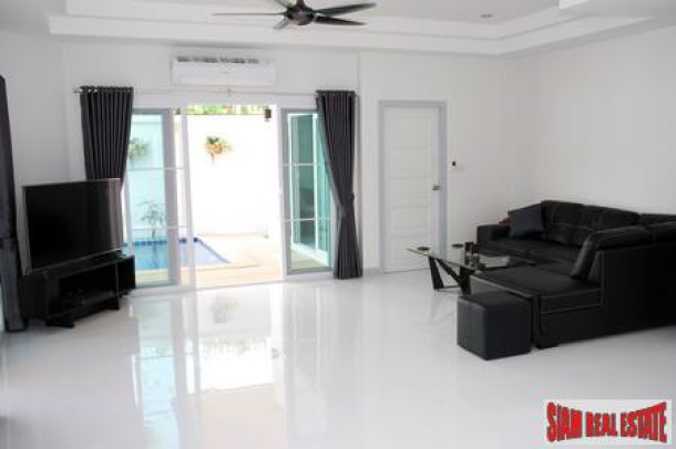 1 Bedroom 65 Sq.m. Resort Style Condominium on South Pattaya Road-6