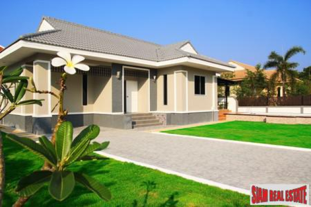 Detached House with Private Pool Near Lake in Pattaya-3