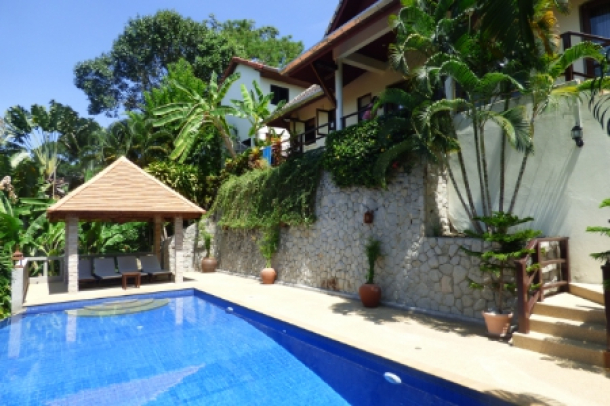 Luxury Villa for Holiday Rental with Sea Views and Infinity Edge Pool in Patong-11