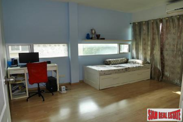 2 Bedroom Luxury Condo on The Base of Pratumnak Hills South Pattaya-14