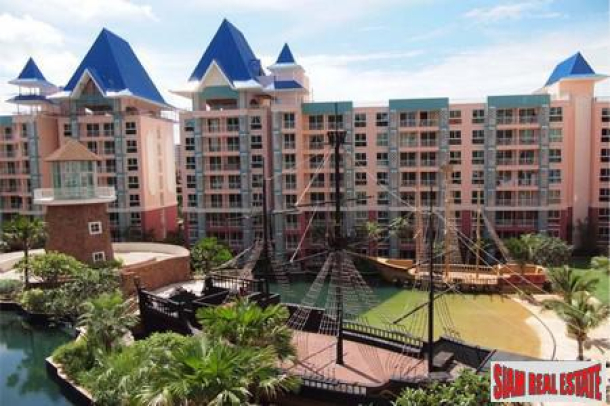 1 Bedroom Room Low Rise Luxurious Condo in A Resort Atmosphere Between South Pattaya and Jomtien-2