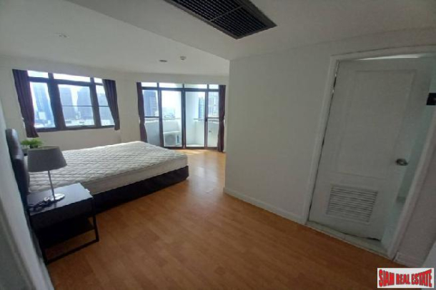 Waterford Park Thong Lor | City Views from the hight Floor of this Two Bedroom for Rent-10