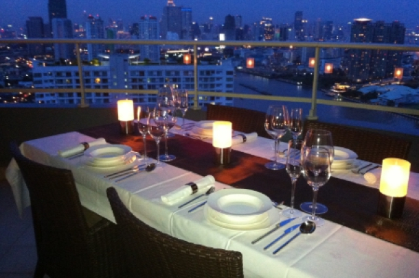 Ultimate Luxury 4 Bed River and City View Condo on the 40th Floor at Chao Phraya River-18