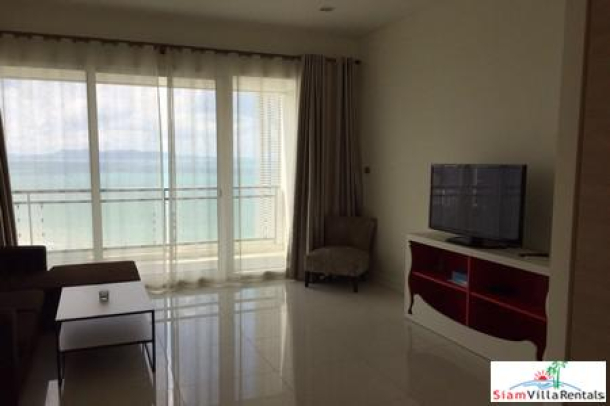 Super Luxury Absolute Beachfron  1 Bedroom Condominium in Pattaya-3