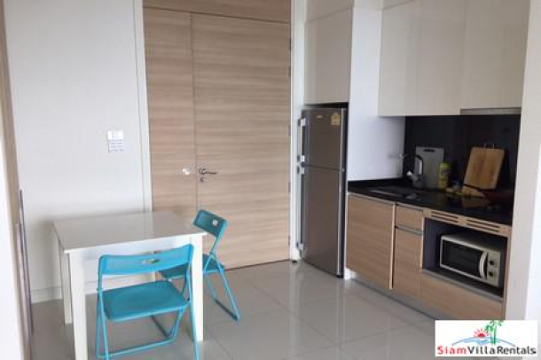 Super Luxury Absolute Beachfron  1 Bedroom Condominium in Pattaya-7