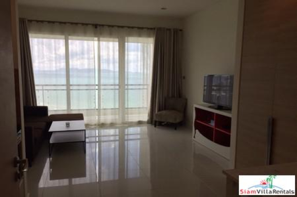 Super Luxury Absolute Beachfron  1 Bedroom Condominium in Pattaya-8