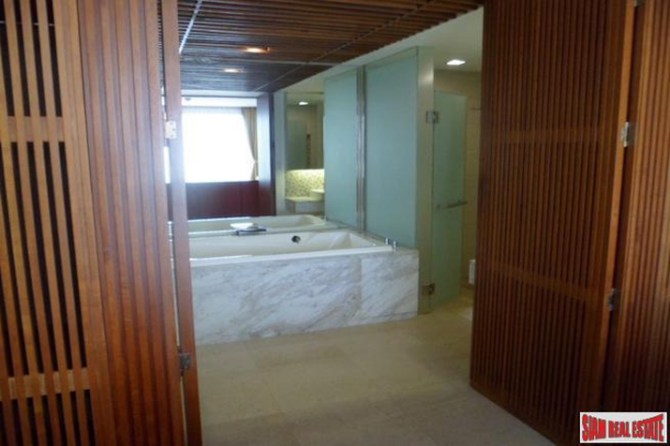 Top Floor Two Bedroom Two Bath Seaview Condo in Hua Hin-20