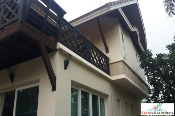 3 Beds House with Pool in City Center For Long Term Rent-1