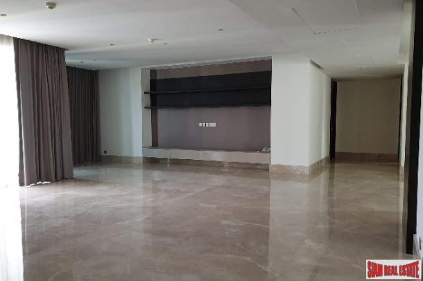 The Infinity Condo | Luxury Three  Bedroom Plus maid Room for Rent Near BTS Chong No Si-7