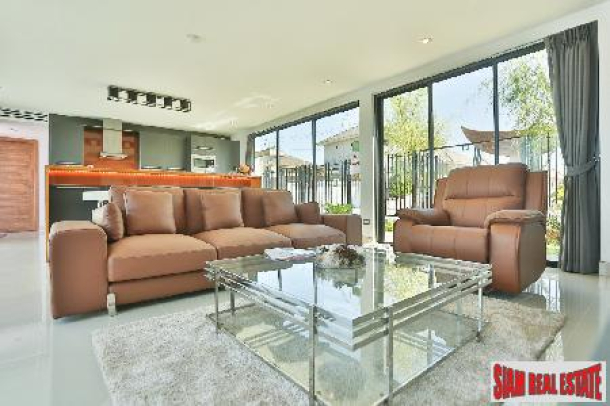 Stunning 3 Bedrooms Detached House with Private Pool in Bang Saray-13