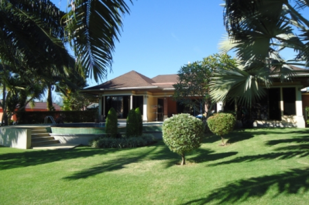 Beautiful Villa with Small Bungalow Resort in Khao Lak-3